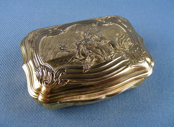 Louis XV gold cartouche shaped box chased and engraved to the cover with Europa and the Bull | MasterArt